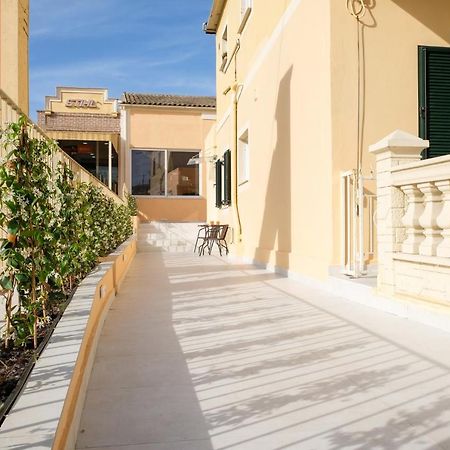 Solari Luxury Apartments Corfu Town Buitenkant foto